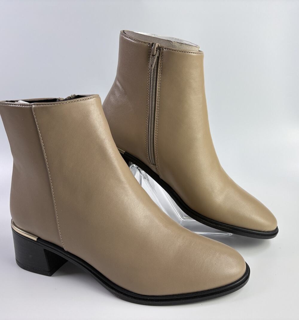 Italiana Zoriana Women's Beige Leather Ankle Boot Almond Toe Zip US SIZE 8 M New